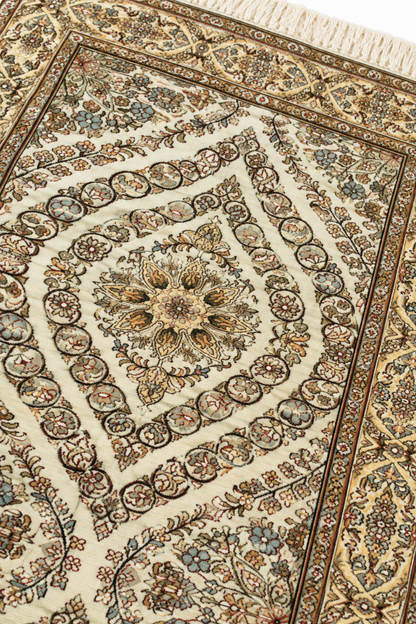 Wall Carpet / Wall Hanging Rug