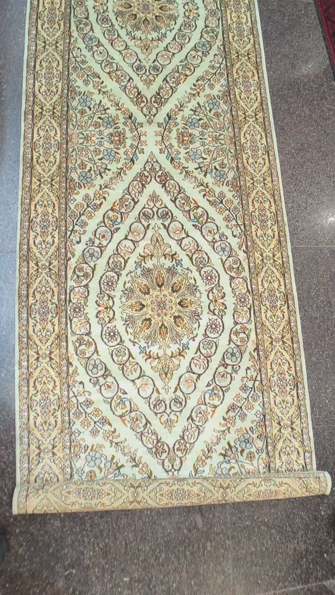 traditional-medallion-kashmiri-silk-hand-knotted-runner-carpet_5
