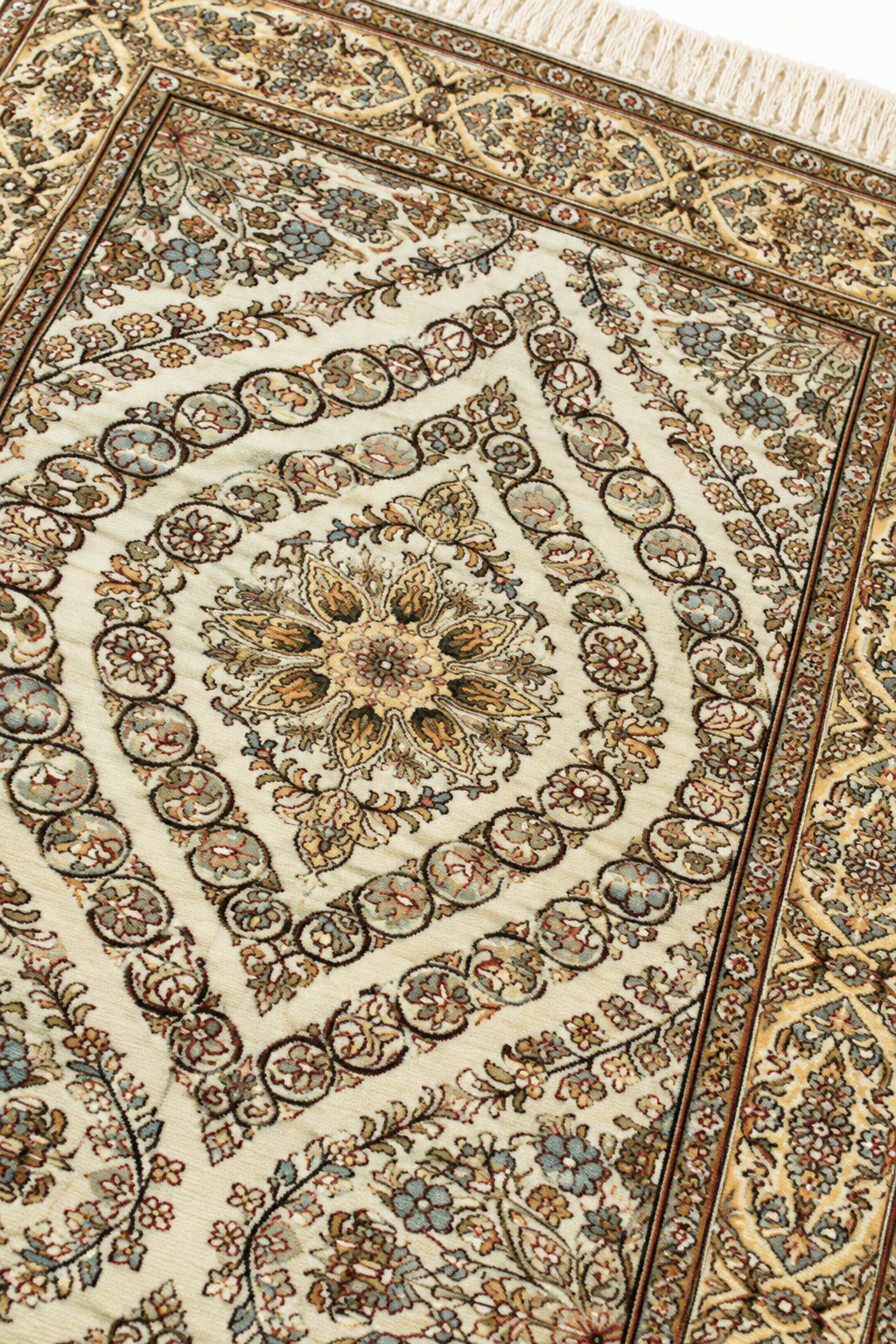 traditional-medallion-kashmiri-silk-hand-knotted-runner-carpet_3